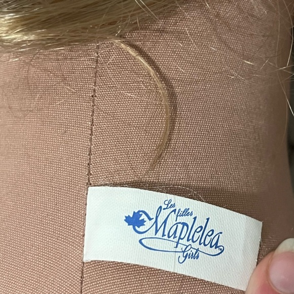 Maplelea Léonie Doll (good condition) - Picture 6 of 7